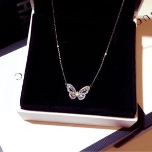 925 Sterling Silver Zircon Beautiful Design Butterfly Necklace